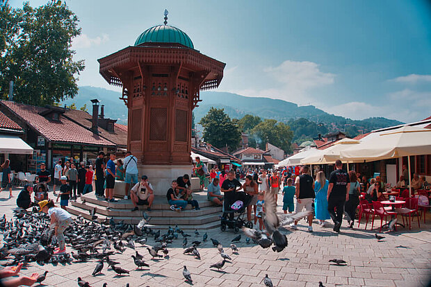Der osmanische Brunnen in Sarajewo, der Hauptstadt von Bosnien-Herzegowina