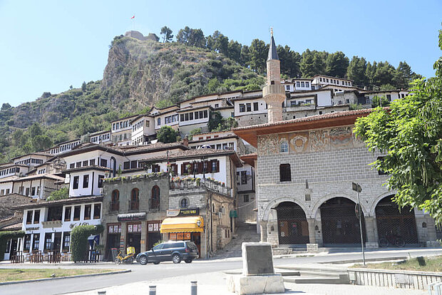 Die Häuser in Berat (Albanien), der Stadt der 1000 Fenster